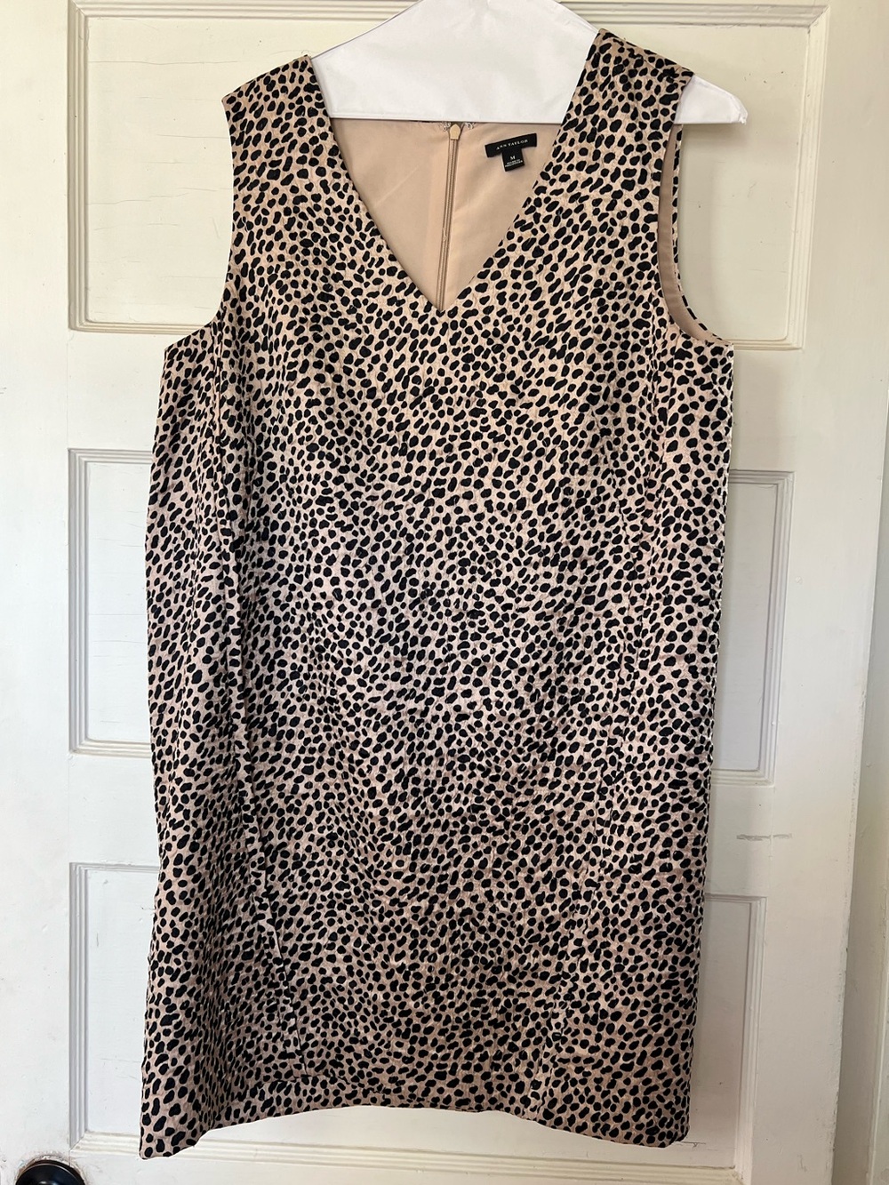 Anne Taylor ~ Beige Leopard Print V-Neck Sleeveless Shift Dress